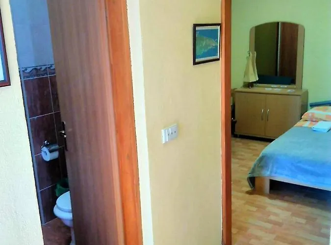 Jakov One Bedroom Apartamento Sućuraj