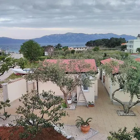 Jakov One Bedroom Sućuraj