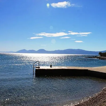 Jakov One Bedroom Daire Sućuraj