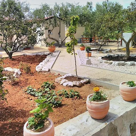 Jakov One Bedroom Daire Sućuraj